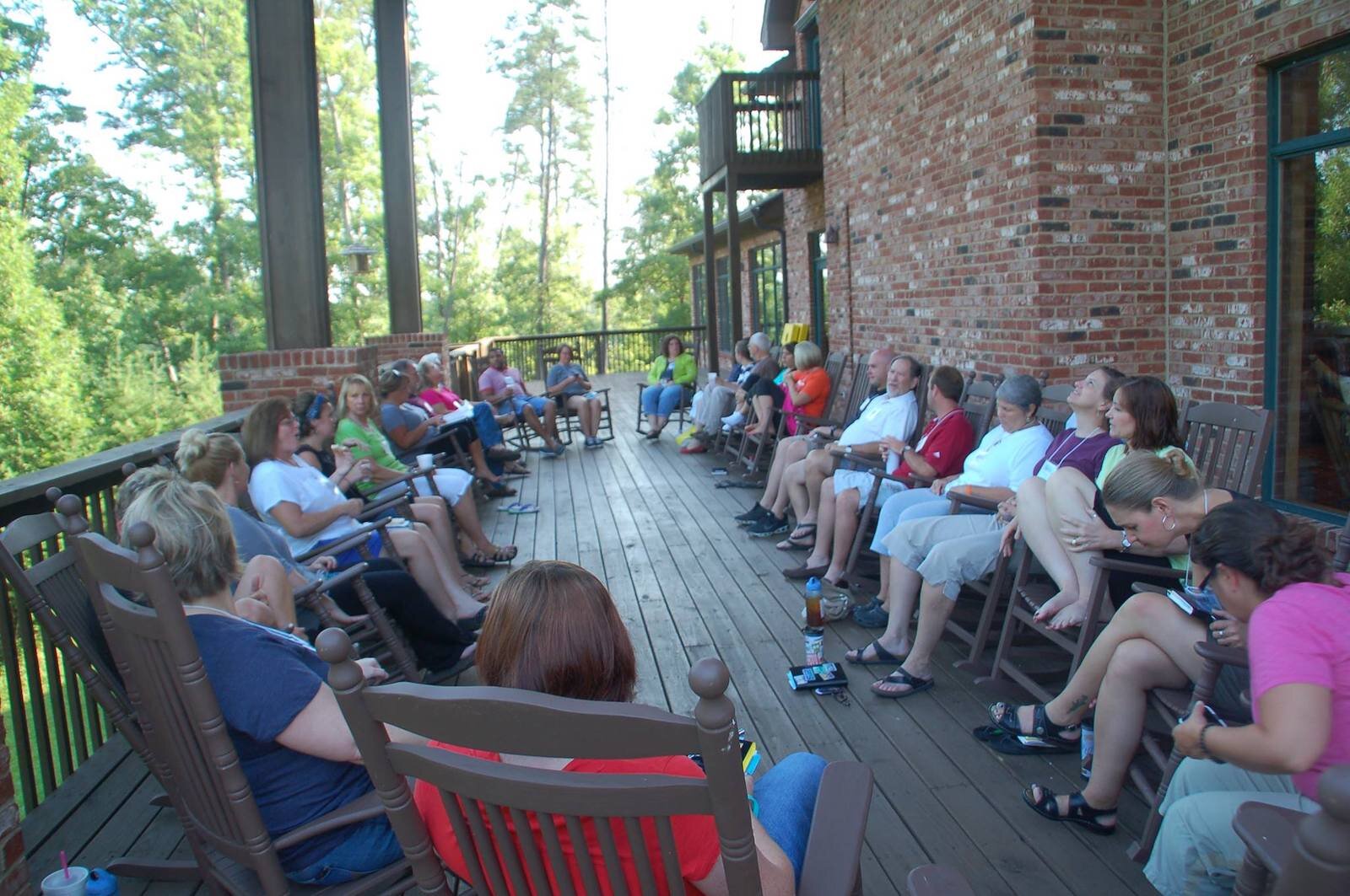 2014 Executive Journey Fellows gather outside during a retreat