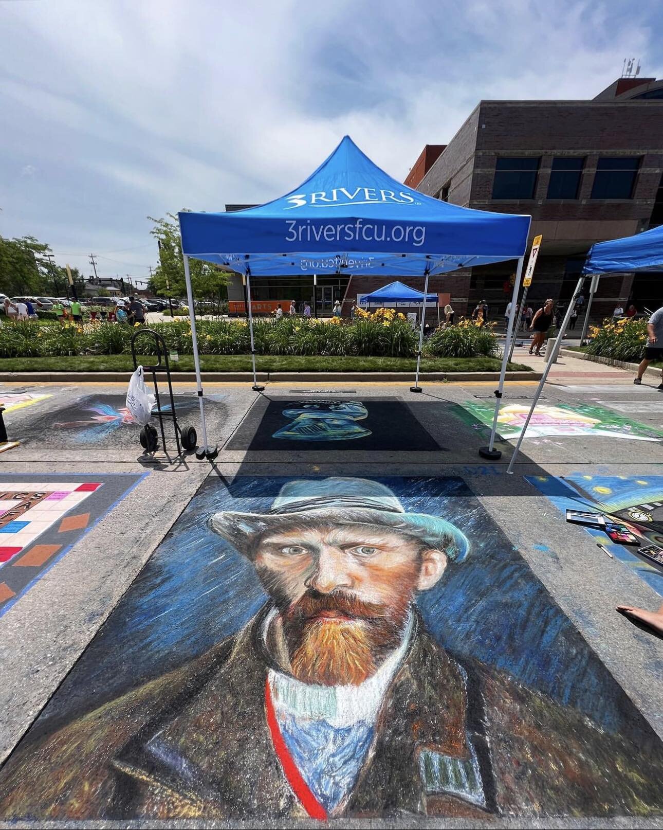 Each year, it is FWMoA’s goal to draw the city’s most creative citizens together to contribute to the largest community art project in the region, attracting families, friends, and supporters of a vibrant cultural life in Fort Wayne.