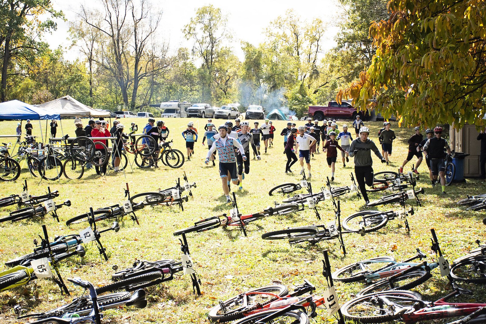 Competitors sprint to their bikes to start the 6-hour endurance race.