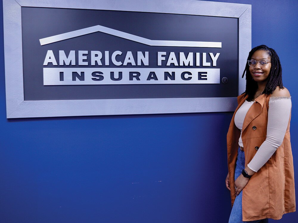 Portrait of Evelyn Booker, a sales specialist at Matt Booker Insurance Agency.