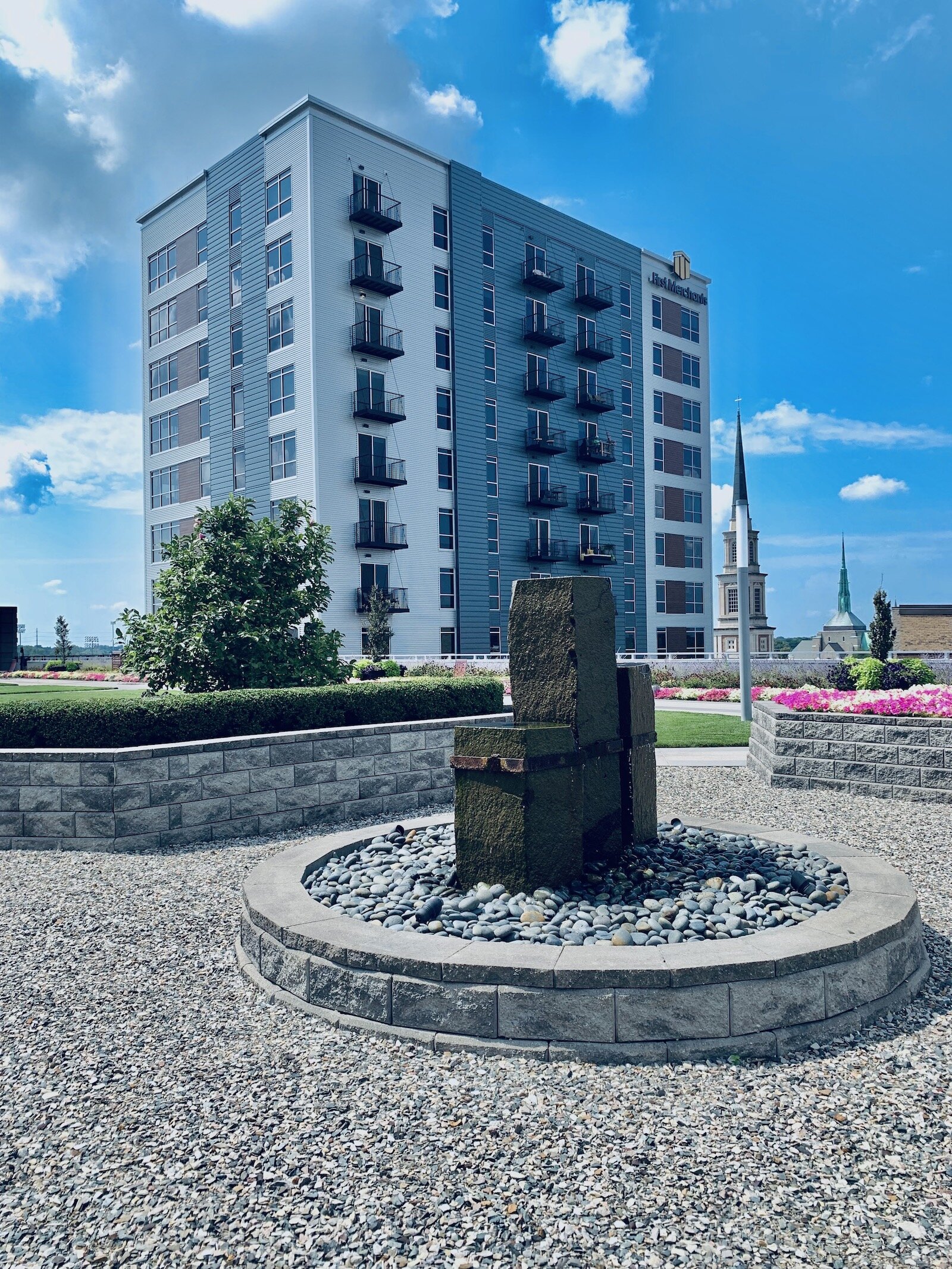 Skyline Park is a private green roof atop a fifth story parking garage connected to Skyline Tower at 855 Webster St.