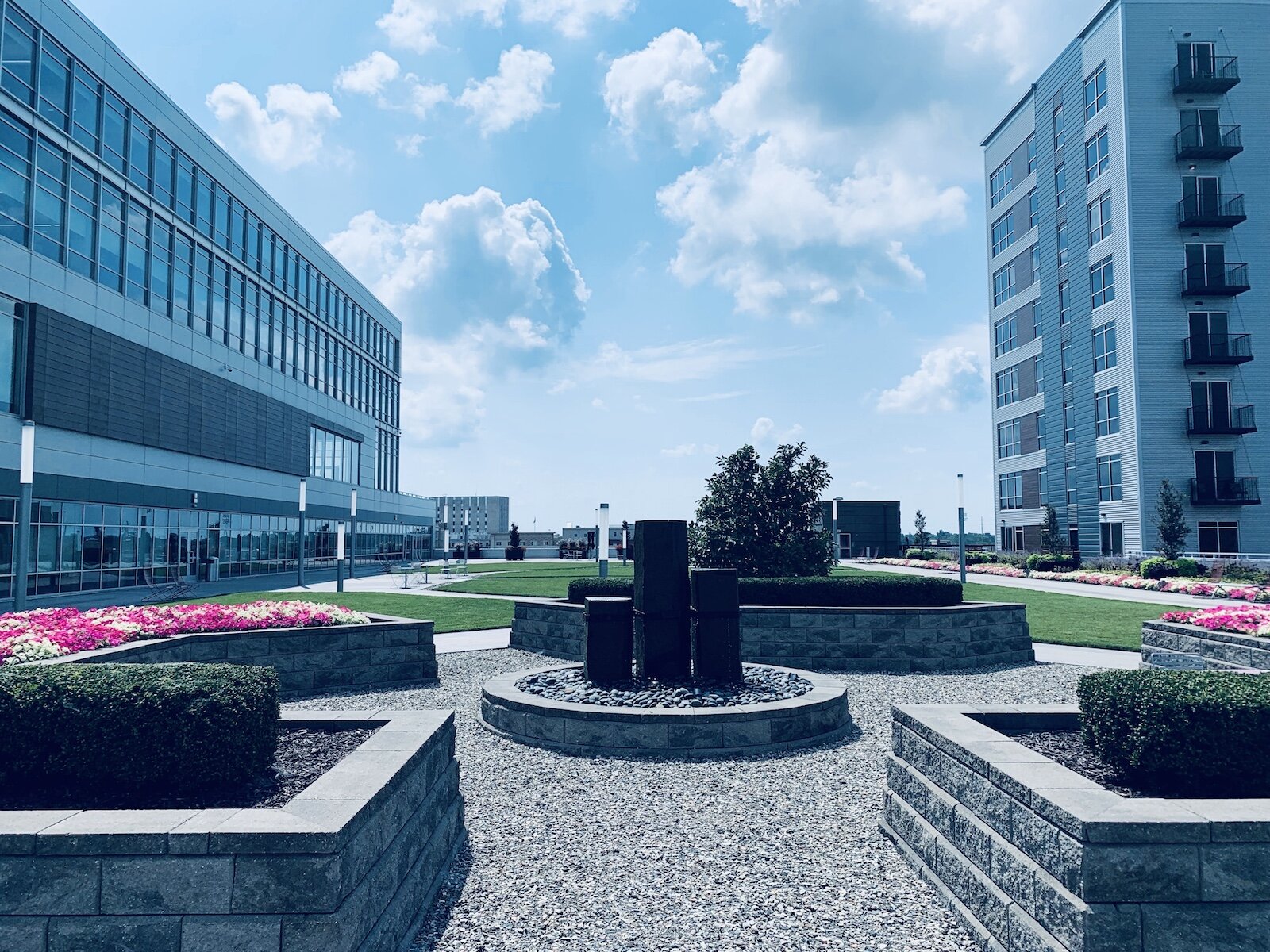 Skyline Park is a private green roof atop a fifth story parking garage connected to Skyline Tower at 855 Webster St.