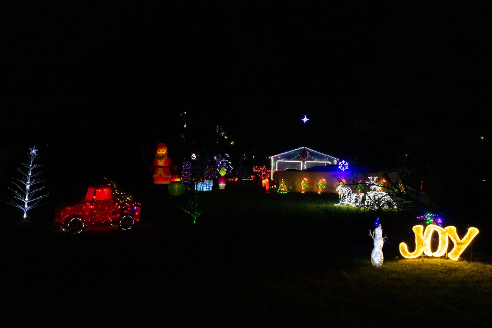 Marilyn Comstock &amp; family’s home is all decked out for Christmas at 3408 Addison Ave.