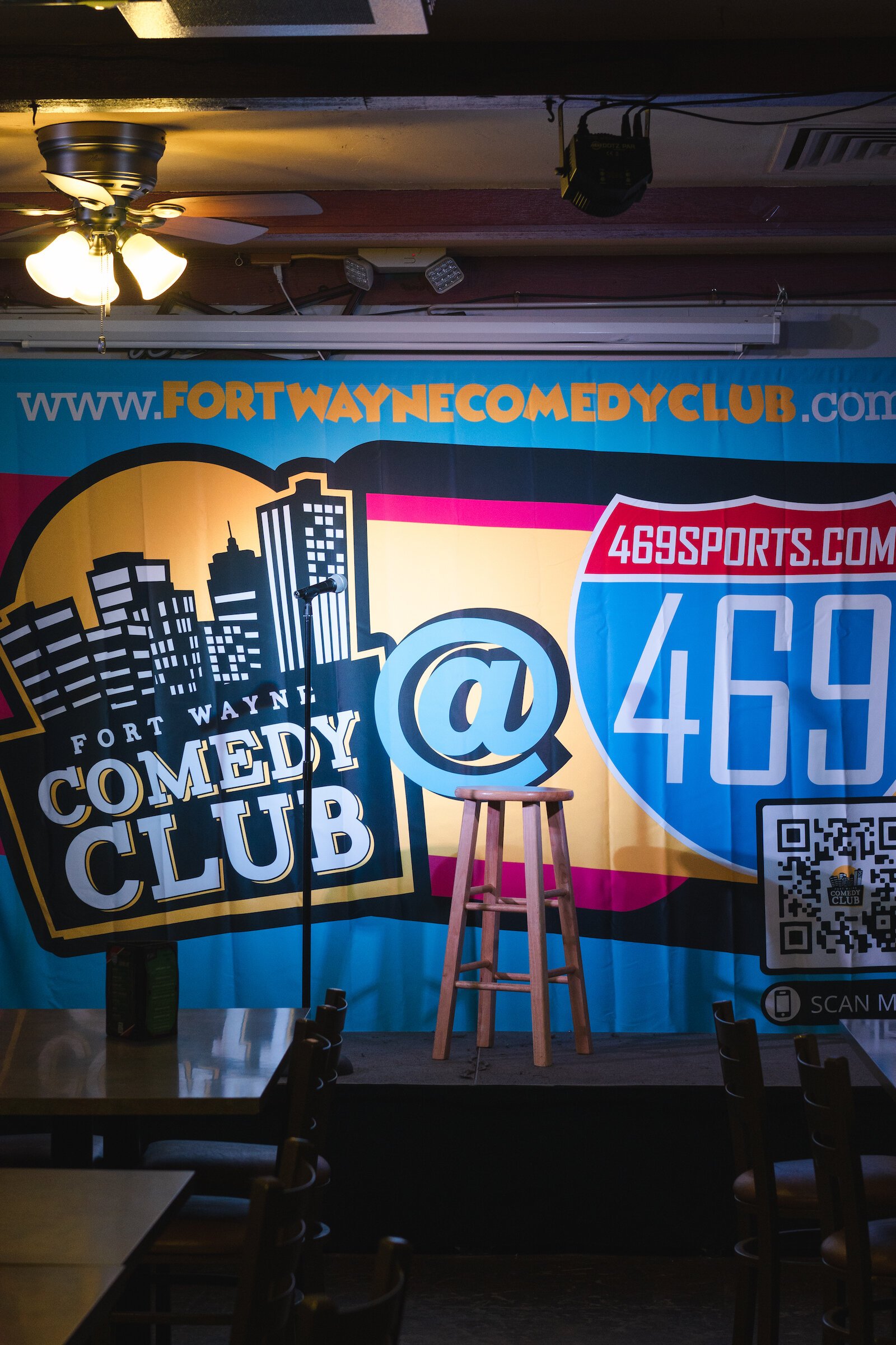 The stage at The Fort Wayne Comedy Club.