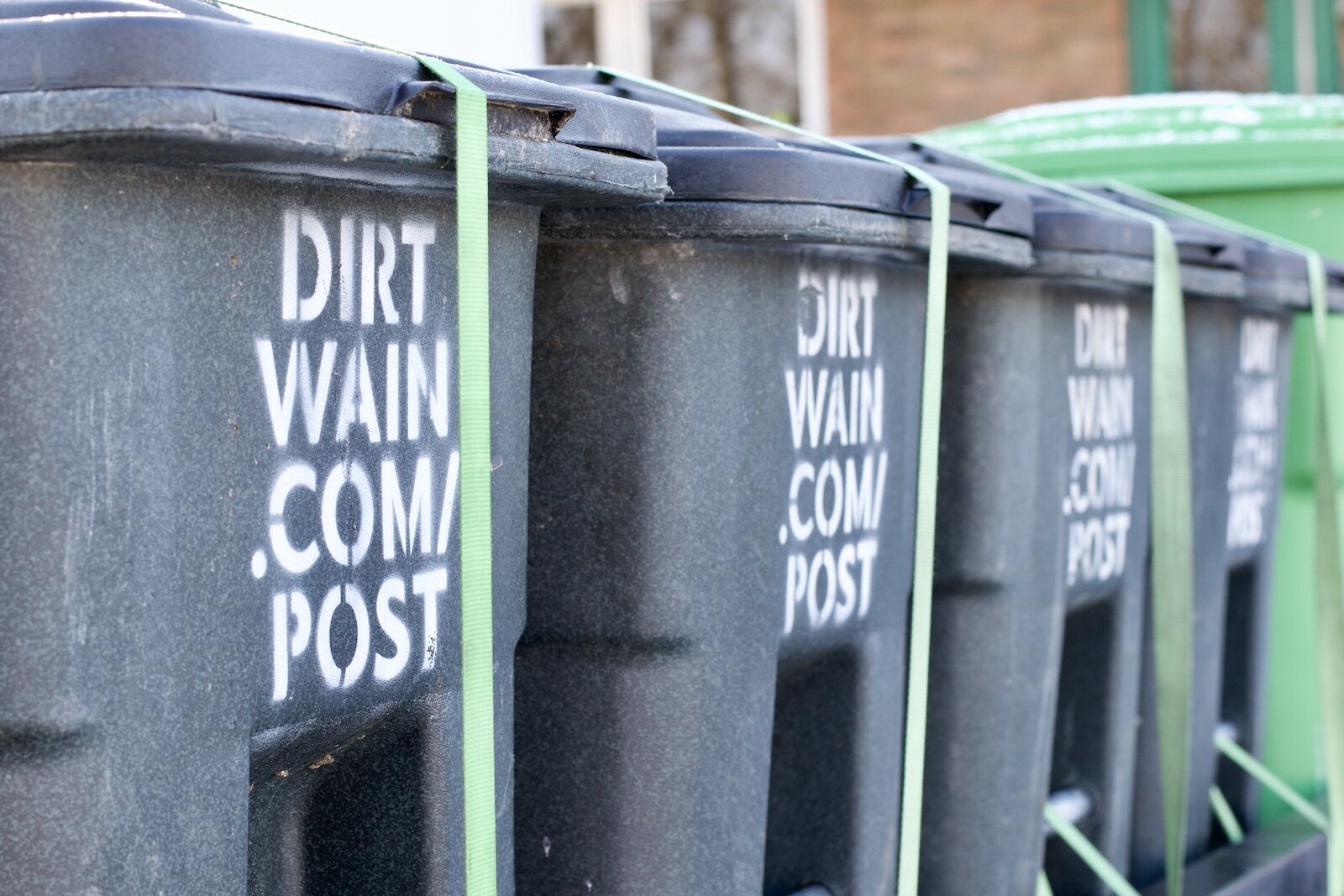 Dirt Wain compost bins come in a variety of sizes.