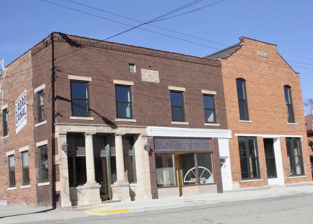 A building in Largo after its renovation by the Largo Canal Foundation.