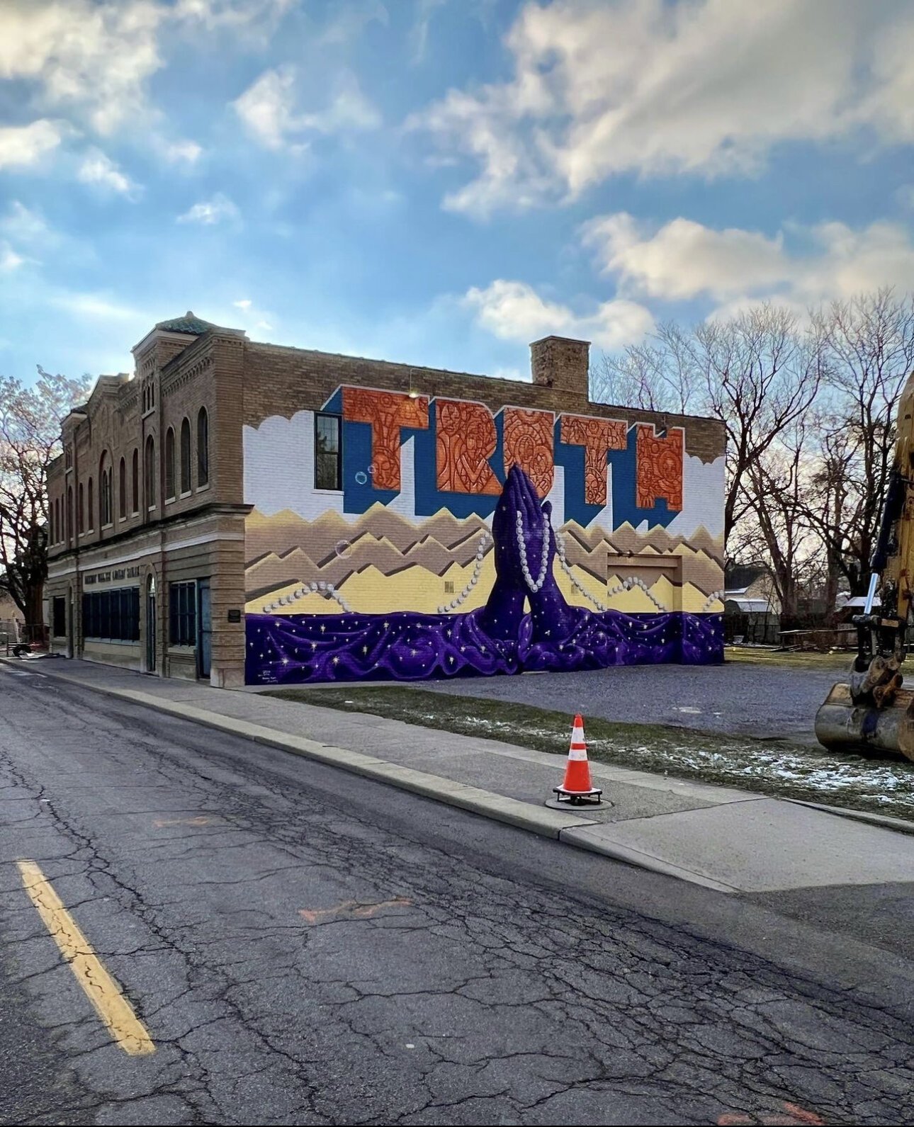 The Pontiac Street Market will offer meats, dairy, fresh produce, baked goods, prepared foods, a sandwich counter, and grocery pickup.