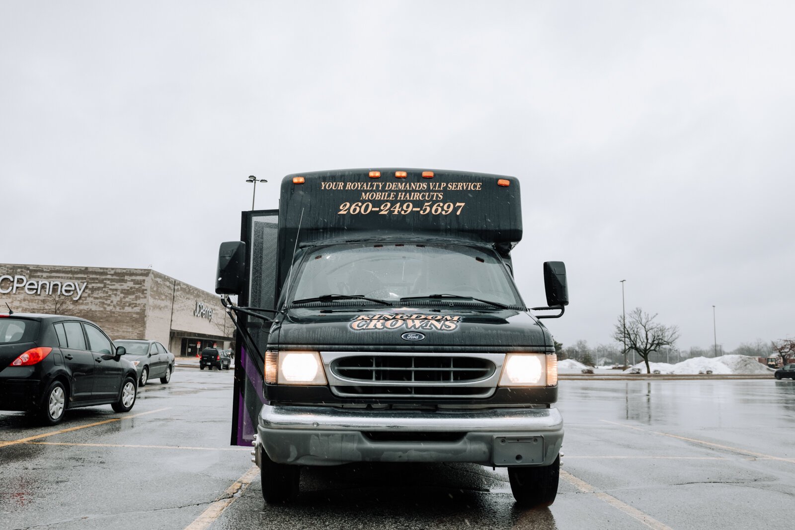 Elgien Richardson's mobile barbershop, Kingdom Crowns, parked at Glenbrook Mall.