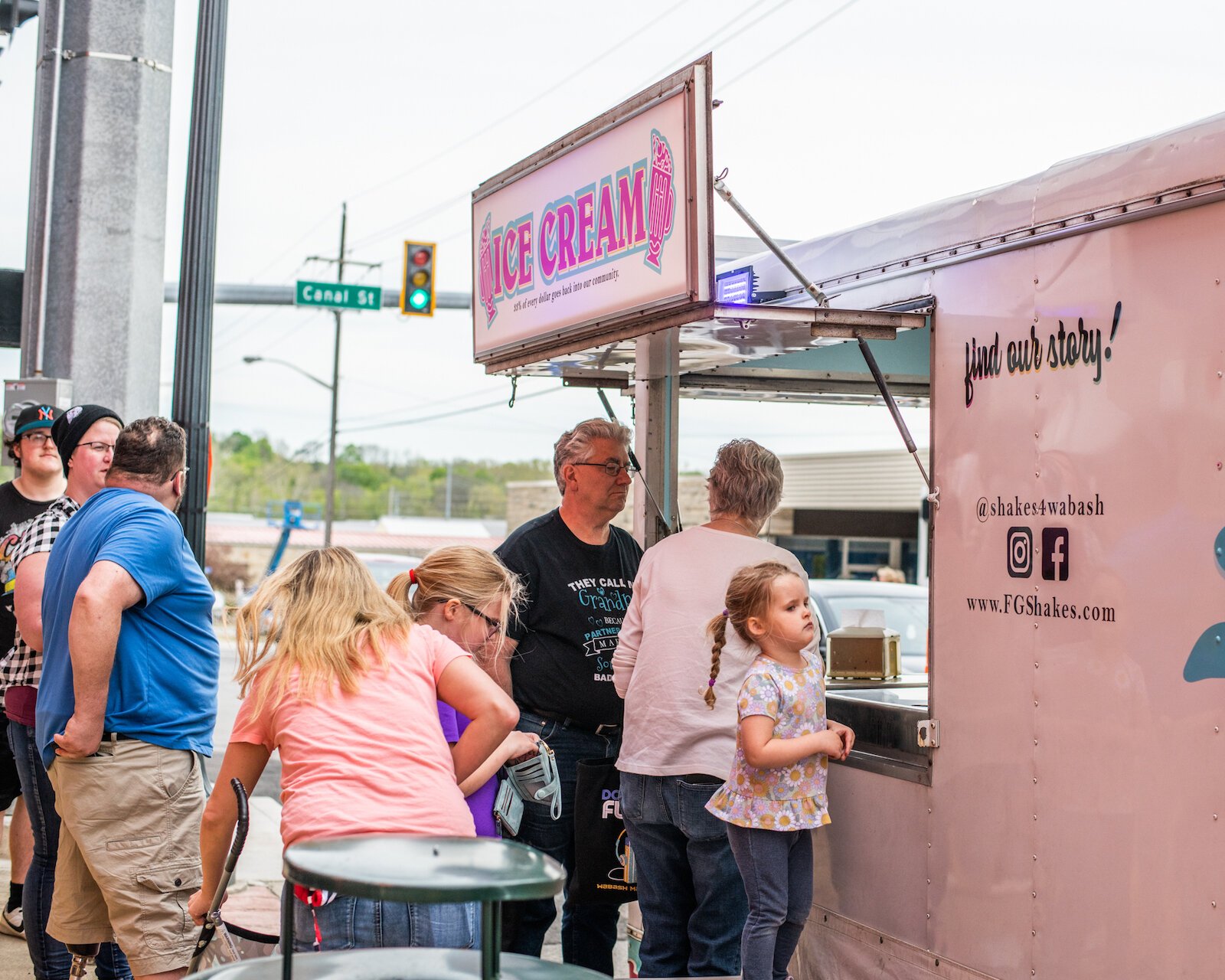 Customers wait to order at For Goodness Shakes.