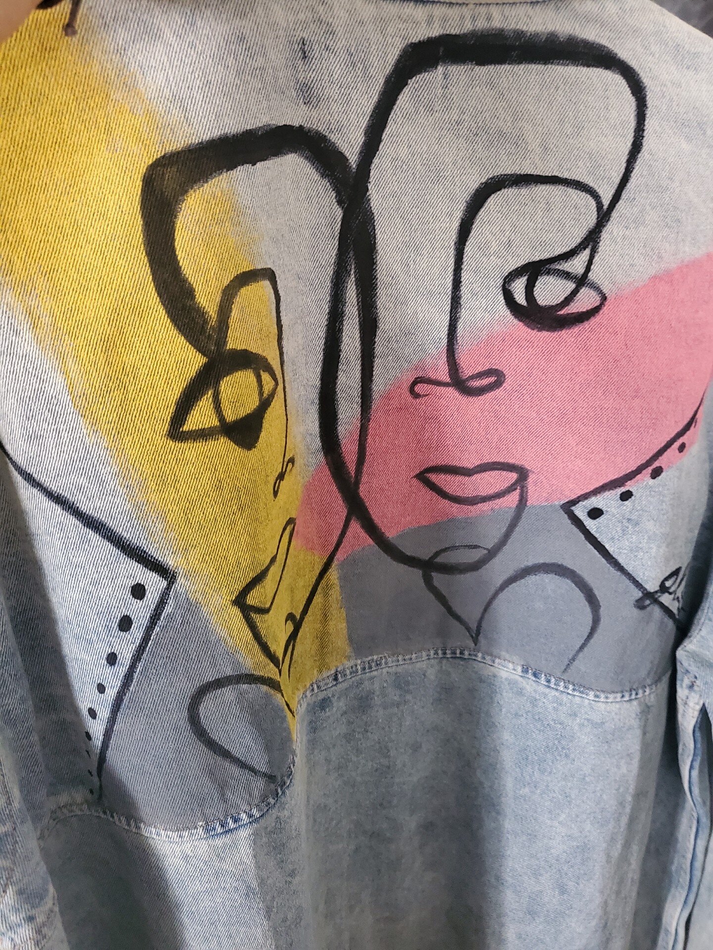 Jordan Latham​​​​​​​ began Jola Ariel Art & Boutique by painting her designs onto denim and transferring them to other clothing using a vinyl heat press.