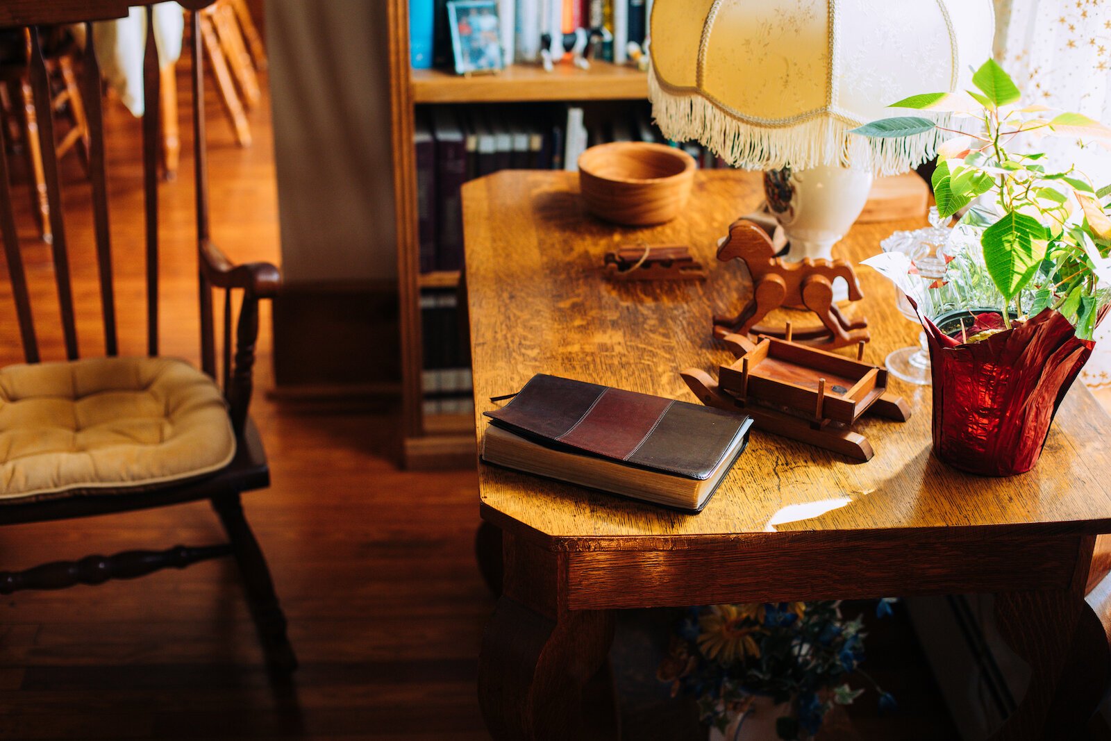 A library table built by Marlin Pattee's grandfather in 1900.