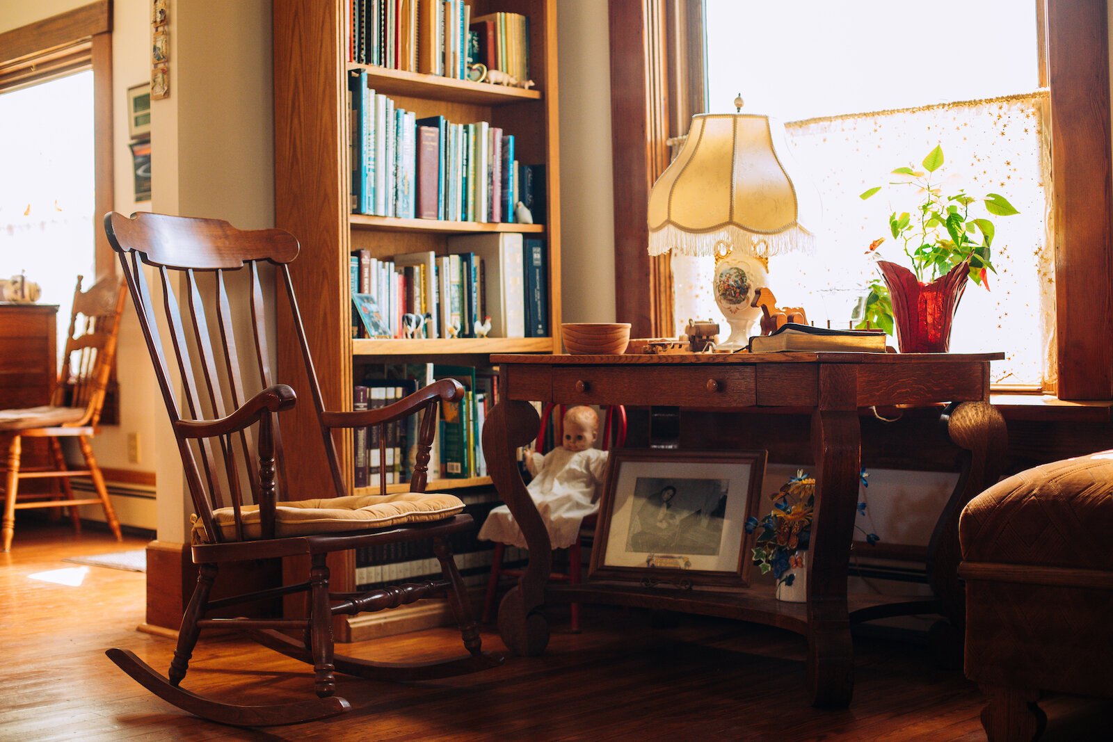 A library table built by Marlin Pattee's grandfather in 1900.