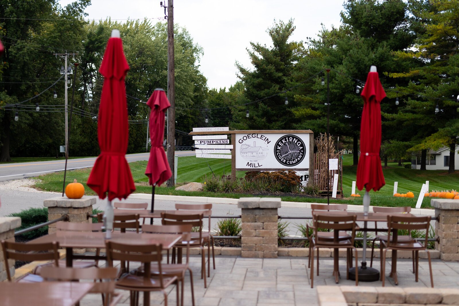 An outdoor dining space at Kekionga Craft Company.