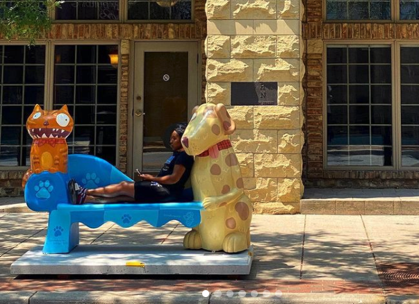 Humane Fort Wayne public art loveseat