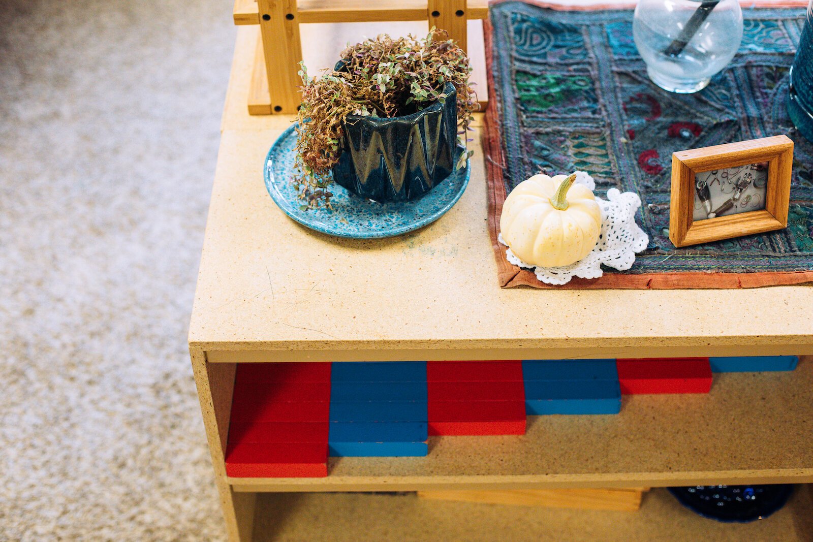 Montessori classrooms are full of natural materials such as wood, metal, and linen. Activities within the room are meant to concentrate and investigate purposefully designed activities.