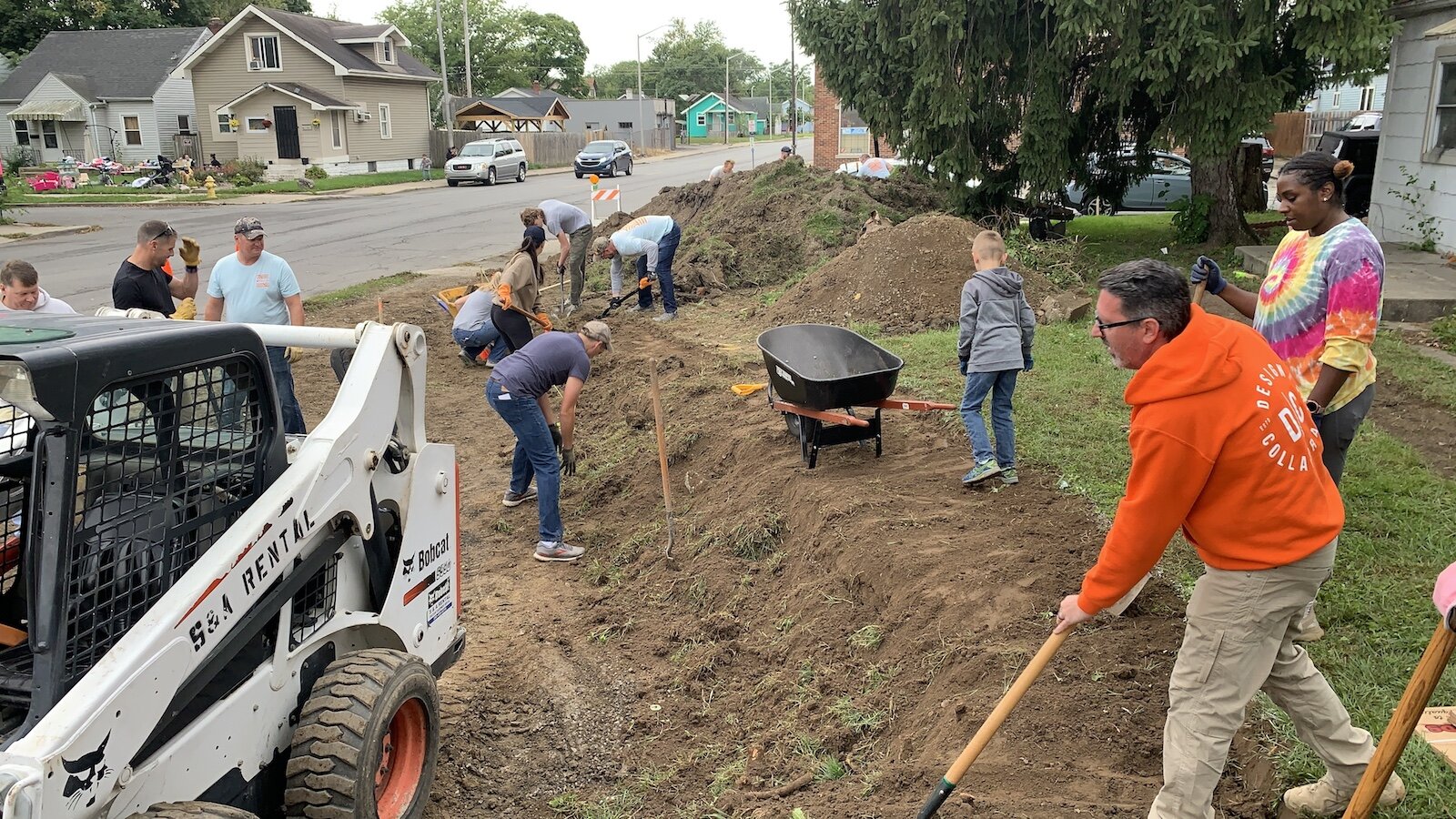 Design Collaborative's team worked with the Oxford Community Association in South East Fort Wayne to turn some underutilized land into a small resting place for residents.