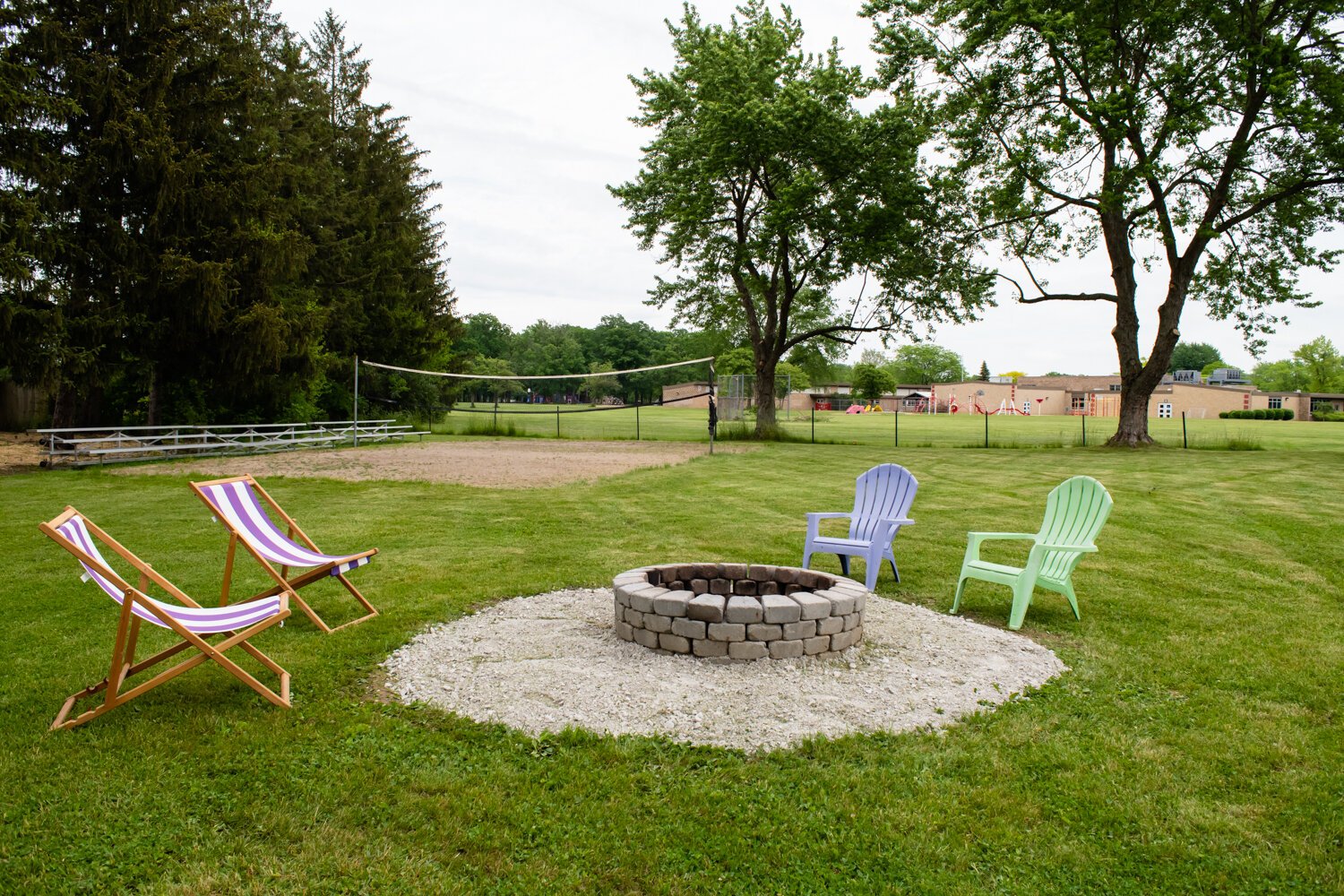 Poco Pool offers picnic areas and volleyball courts in addition to swimming.