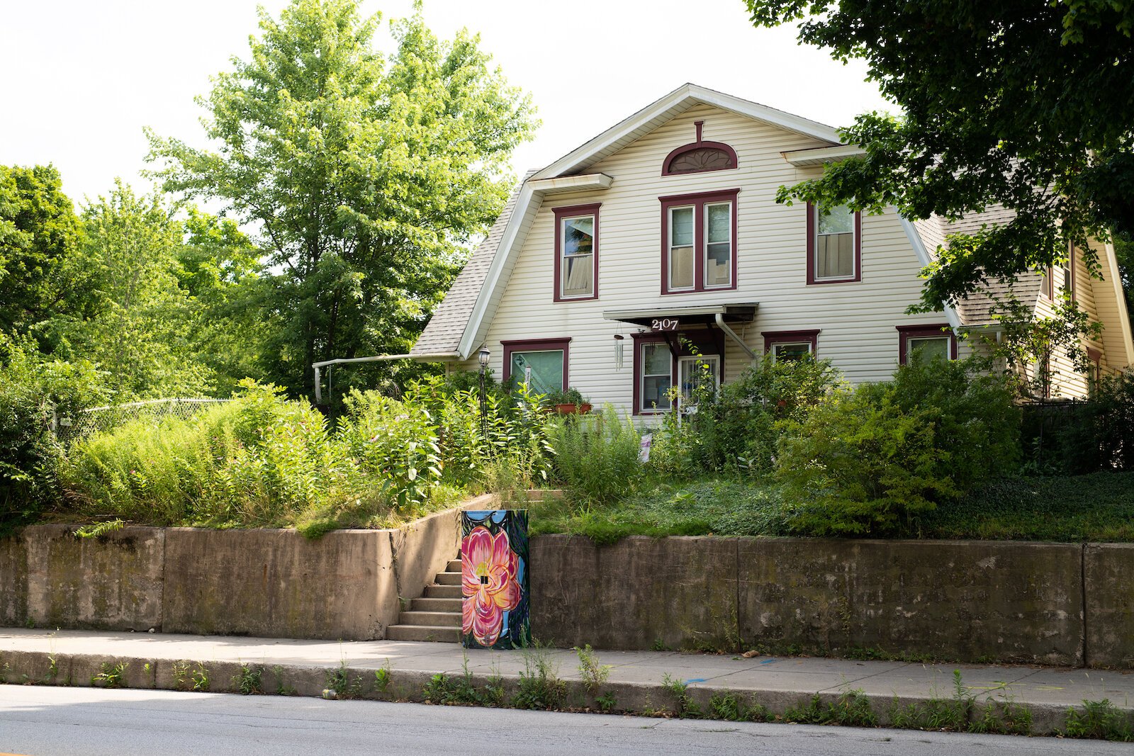 A view of Poplar Village Gardens from the Broadway Corridor near downtown Fort Wayne.