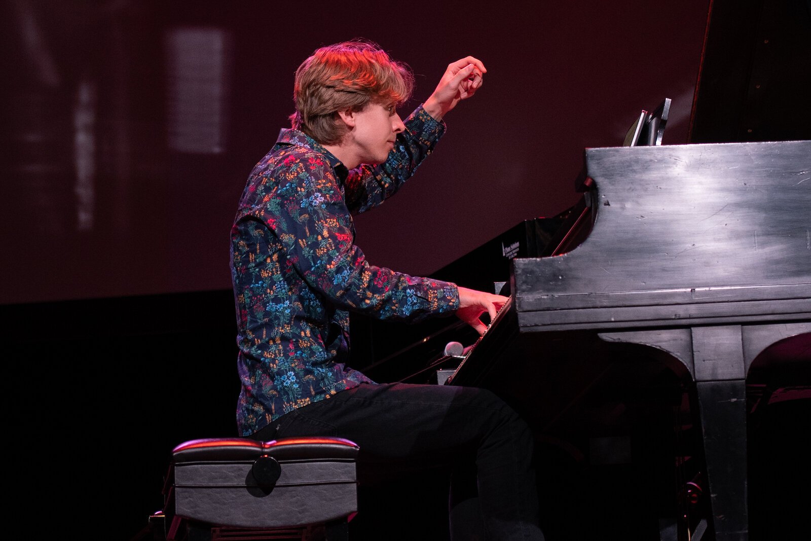 The Honeywell Arts Academy welcomes talented musical artists to immerse themselves in an experiential learning program like no other, comprised of group performances, entrepreneurial development fine-tuning, and more.
