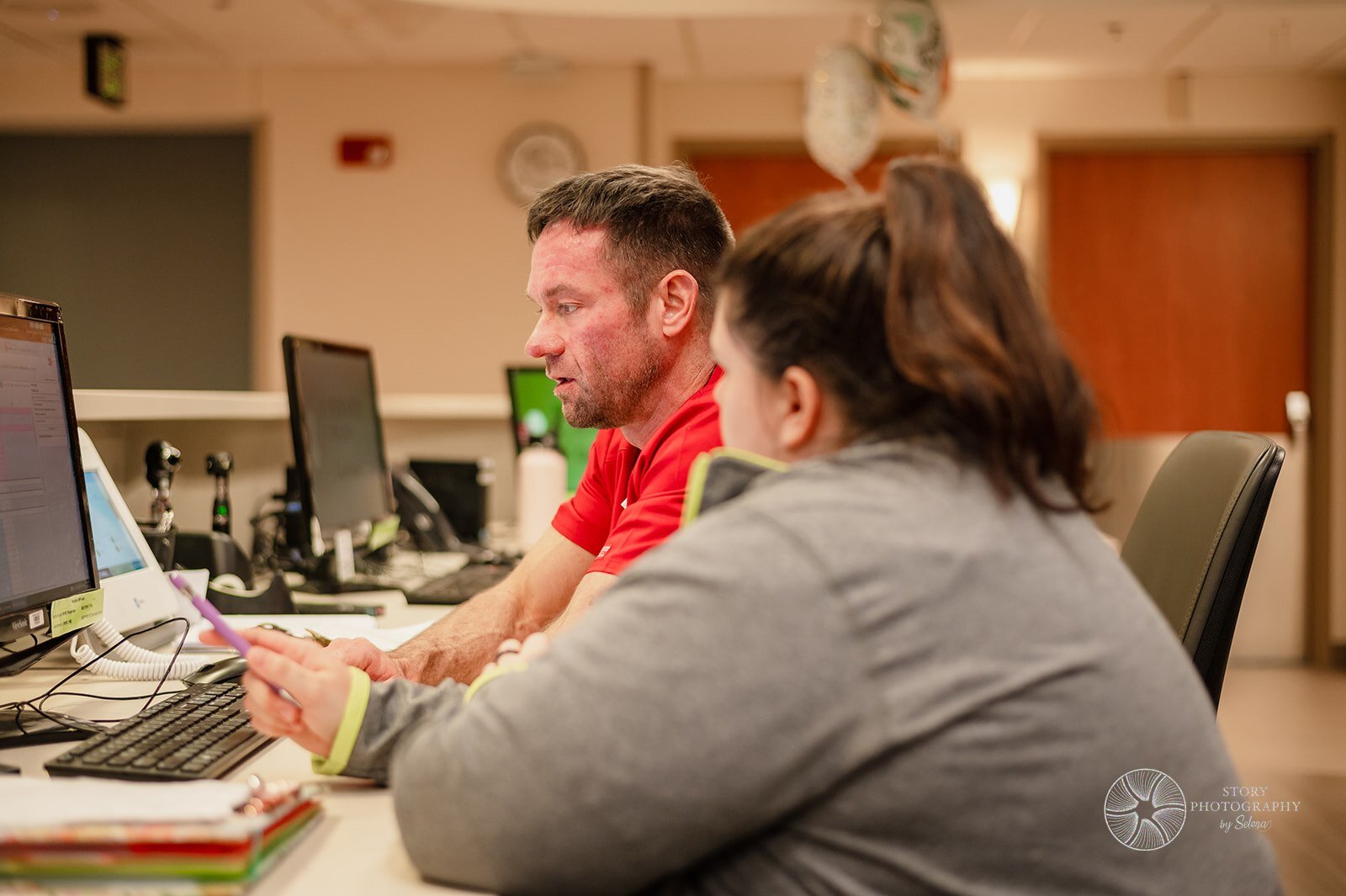 As a Parkview nurse and Indiana University Fort Wayne instructor, Roni Elliott helps students gain experience in clinical settings at Parkview.