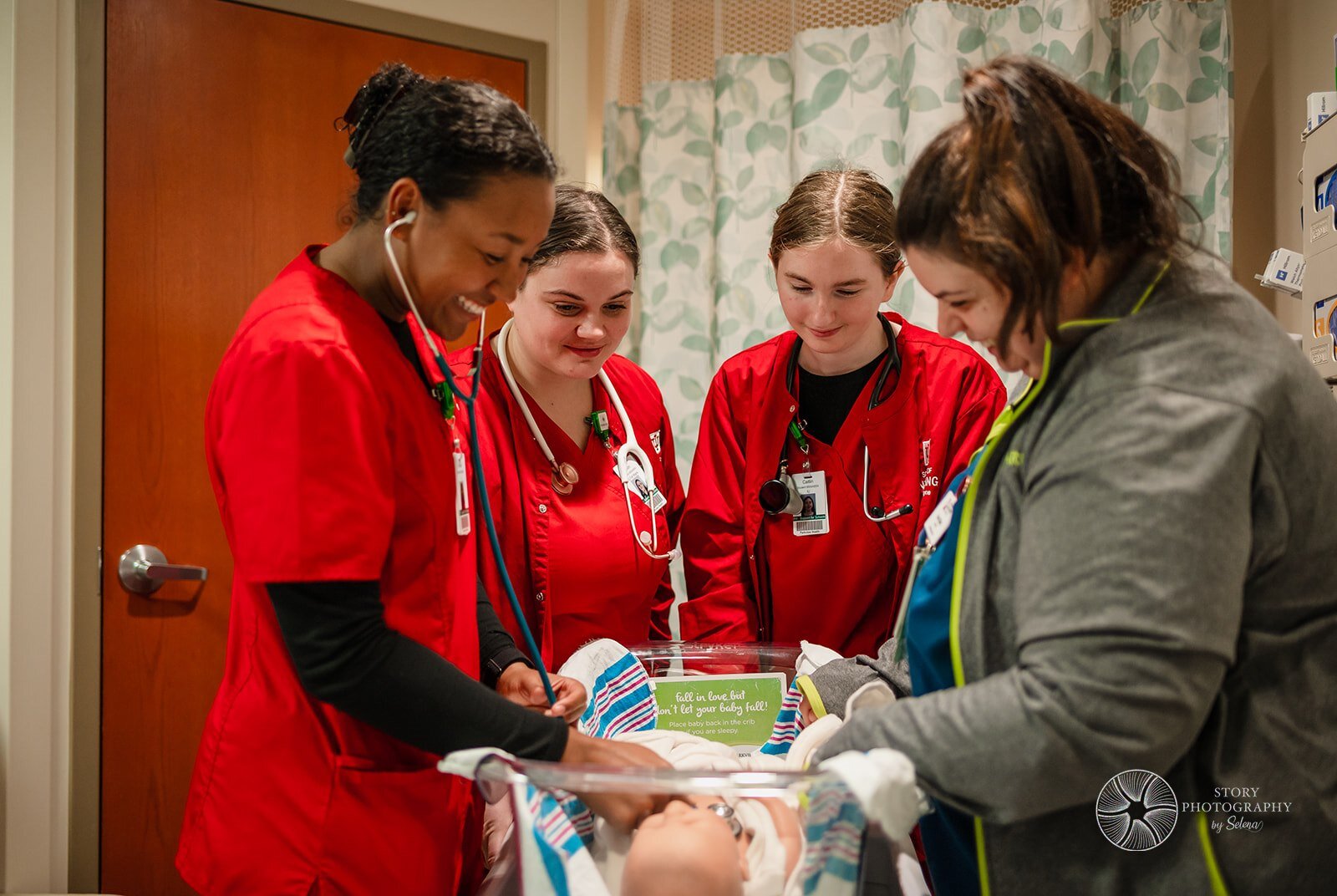 As a Parkview nurse and Indiana University Fort Wayne instructor, Roni Elliott helps students gain experience in clinical settings at Parkview.