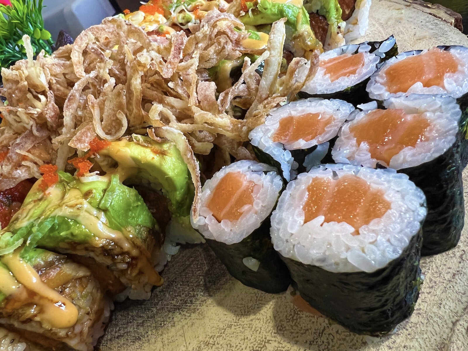 I order a simple salmon roll, which allows the salmon to shine. It tastes fresh and of the sea, with a great chew from the sushi rice. 