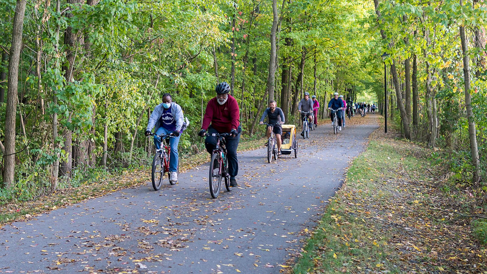 The City of Fort Wayne, New Haven, and Fort Wayne Trails host weekly family-friendly bike rides on Tuesday nights called Trek the Trails. 